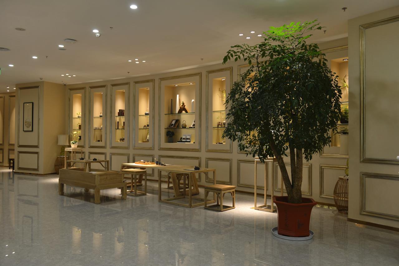 Howard Johnson Flower City Hotel Kunming Exterior photo